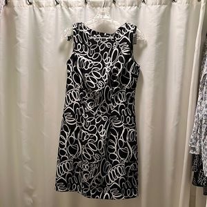 EUC back and white feminine swirl and whirl dress